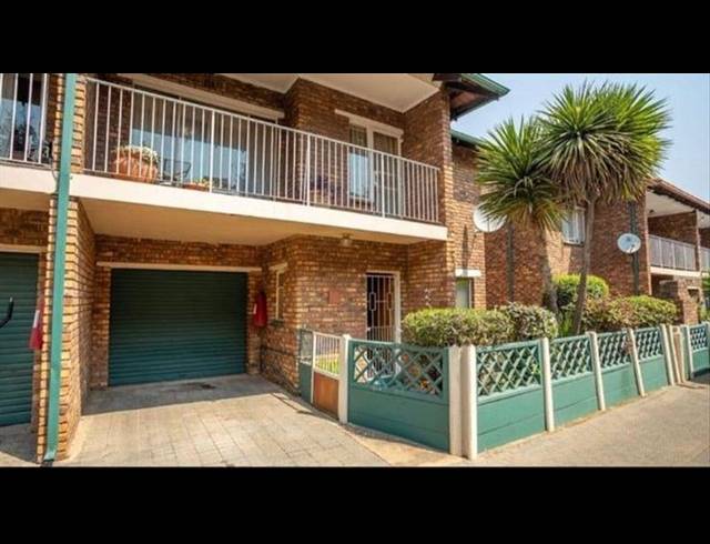 3 BEDROOM TOWNHOUSE FOR SALE IN WITFIELD